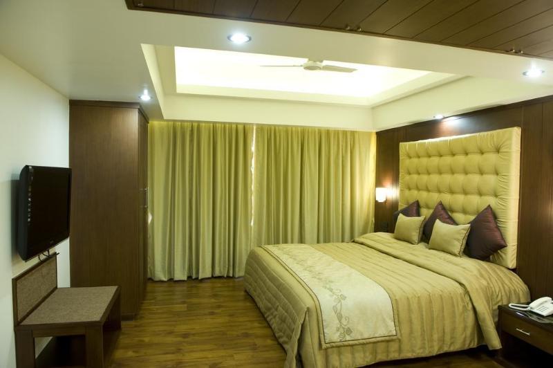 The Ocean Pearl Hotel Mangalore Exterior photo